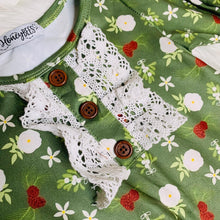 Load image into Gallery viewer, Winter Floral
