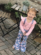 Load image into Gallery viewer, WellieKate Floral suspender set
